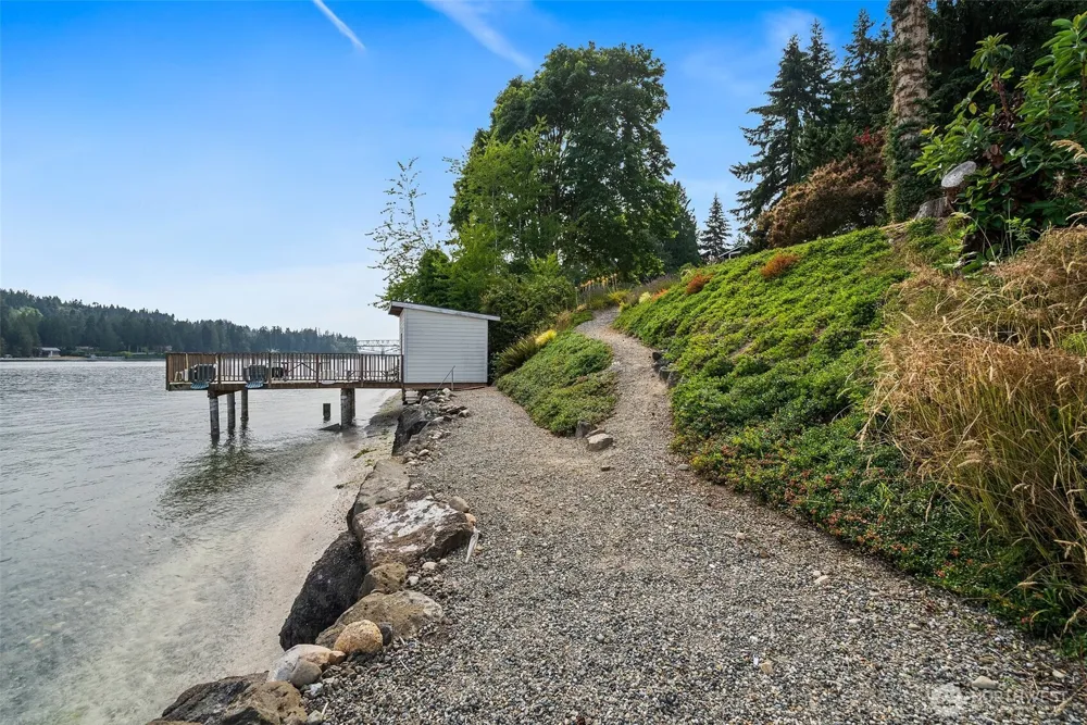 17274 Angeline Avenue South NE Suquamish, WA 98392