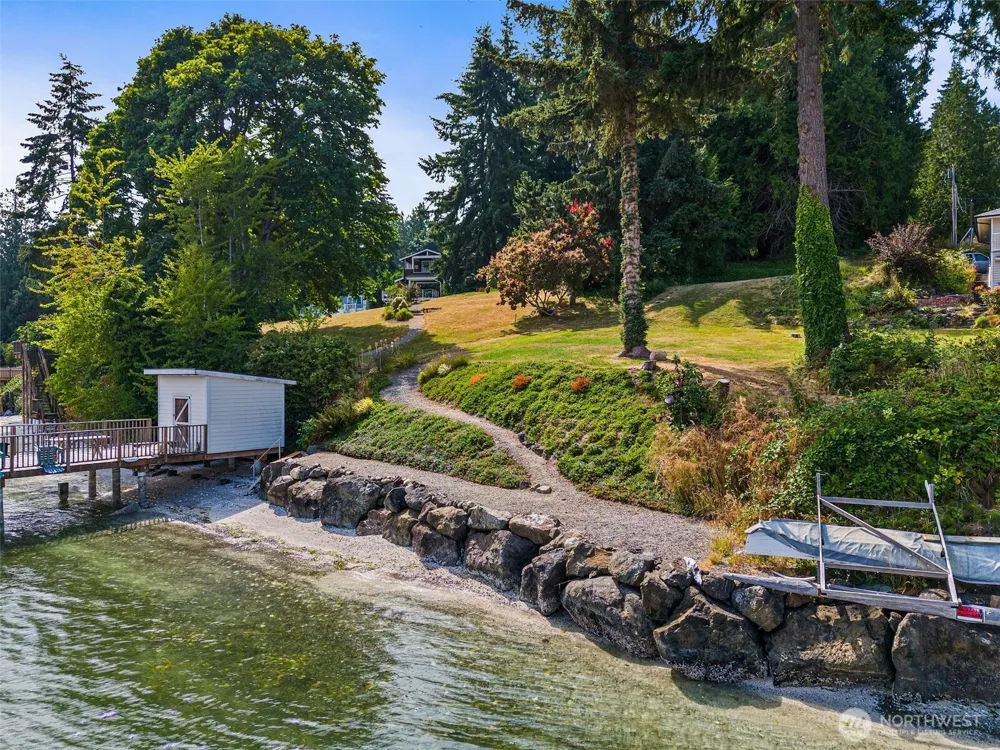17274 Angeline Avenue South NE Suquamish, WA 98392