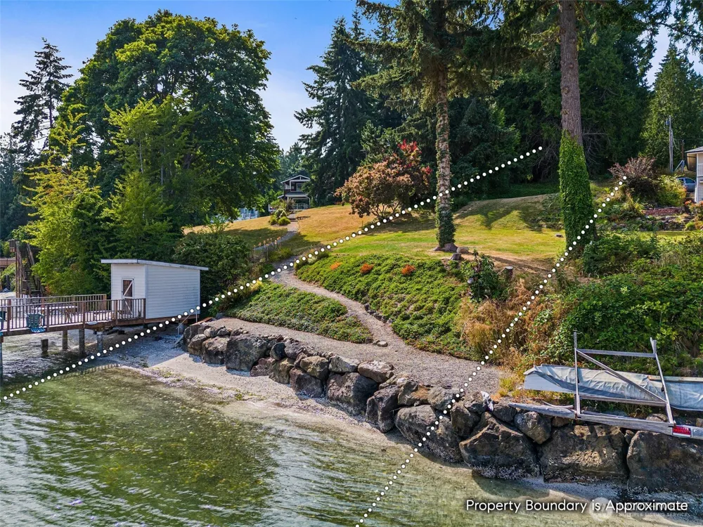 17274 Angeline Avenue South NE Suquamish, WA 98392