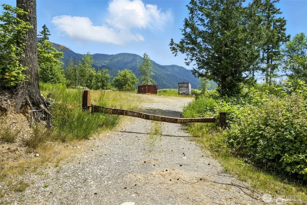 35022 SE 332nd Street Ravensdale, WA 98051