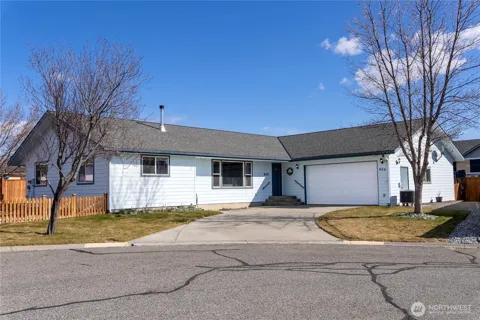 605 Pinyon Place