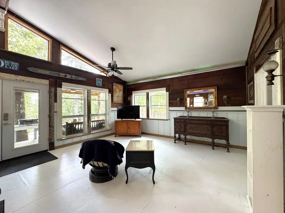 331 County Road 3240 Colmesneil, TX 75938