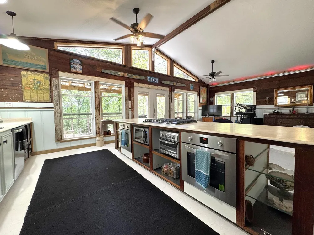 331 County Road 3240 Colmesneil, TX 75938
