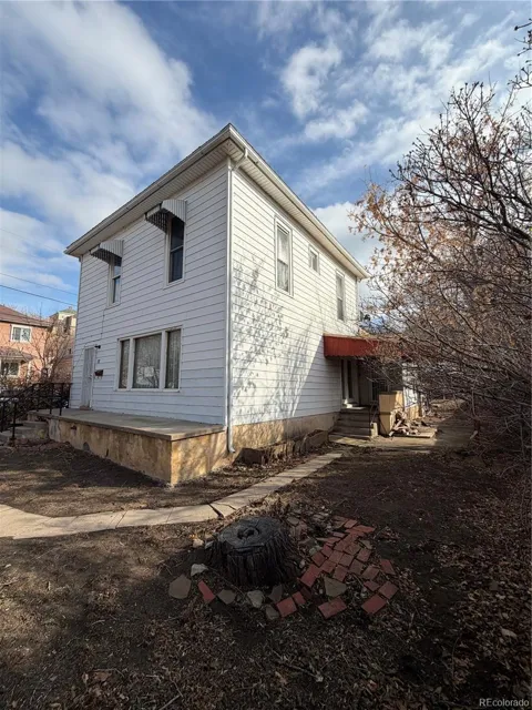 100 W 3rd Street
