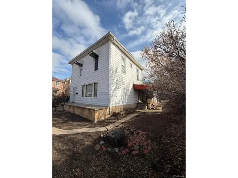 100 W 3rd Street