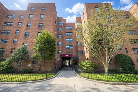 30 Fleetwood Avenue #5G