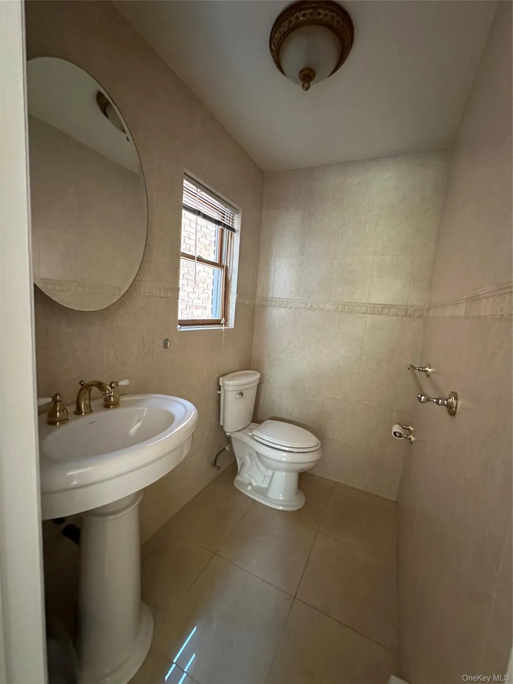 106 Woods Drive Roslyn, NY 11576