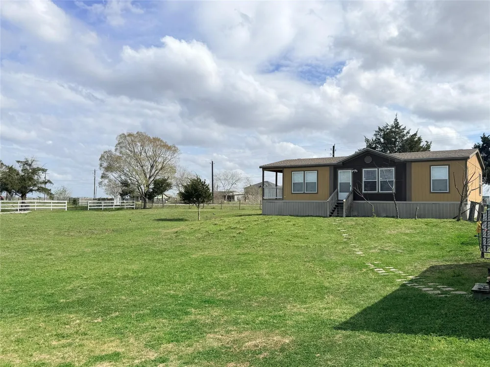 13700 Burnett Road Beasley, TX 77417