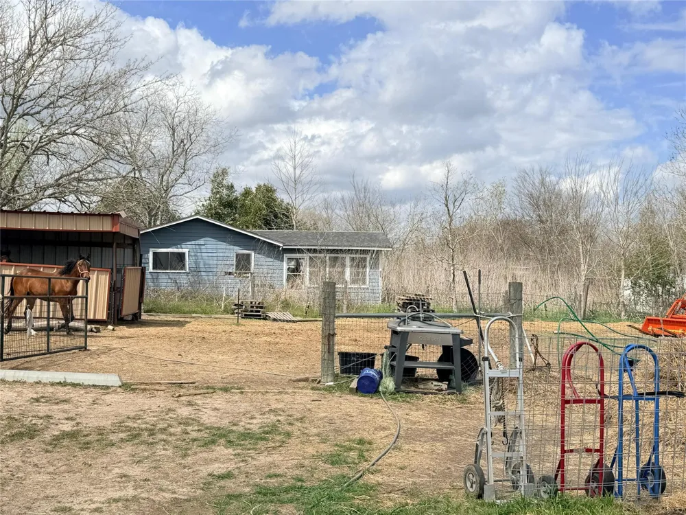 13700 Burnett Road Beasley, TX 77417