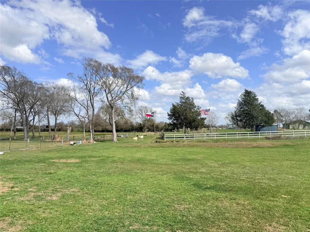 13700 Burnett Road Beasley, TX 77417