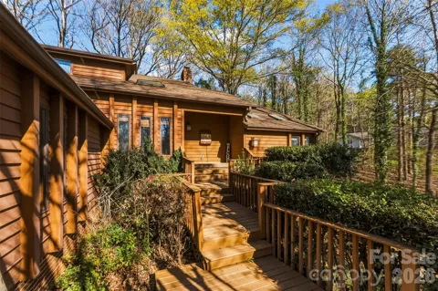 10 Thornwood Court