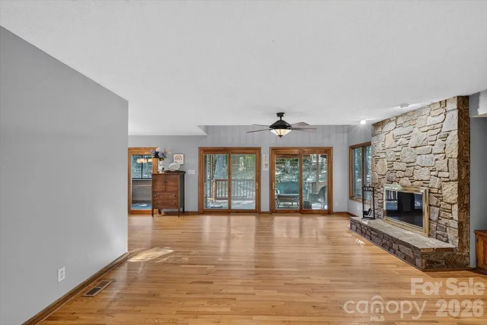 10 Thornwood Court Lake Wylie, SC 29710