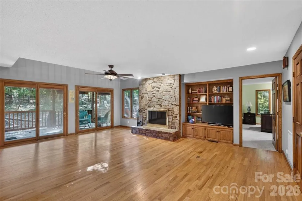 10 Thornwood Court Lake Wylie, SC 29710