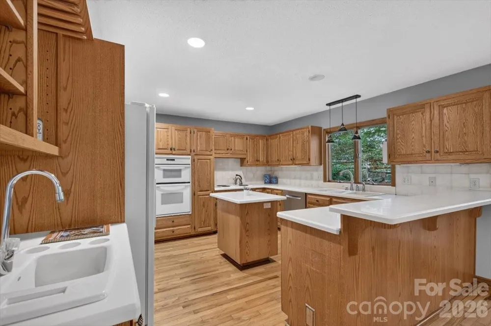 10 Thornwood Court Lake Wylie, SC 29710