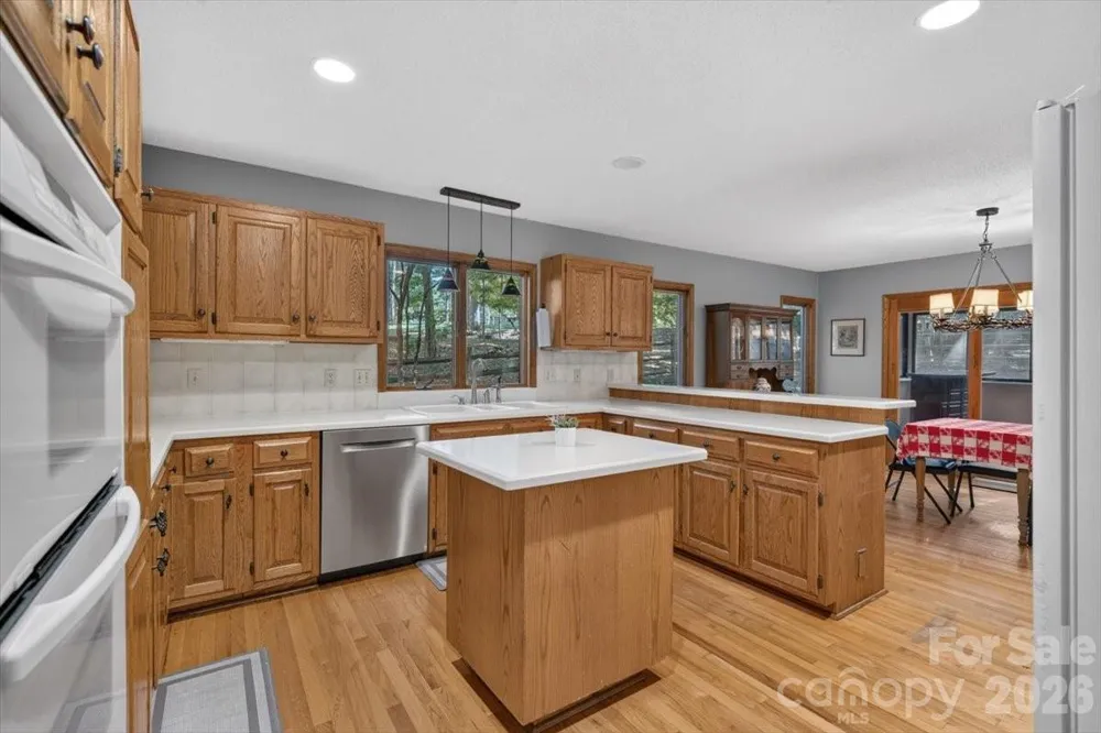 10 Thornwood Court Lake Wylie, SC 29710