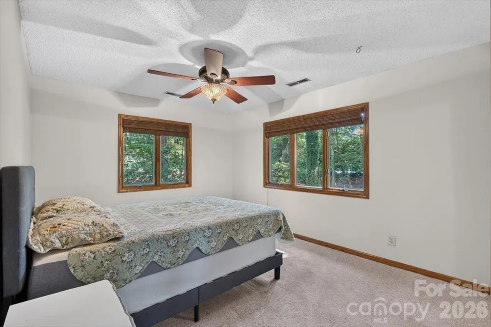 10 Thornwood Court Lake Wylie, SC 29710