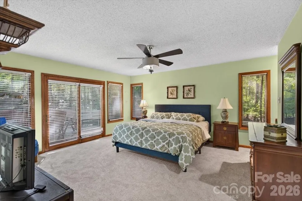10 Thornwood Court Lake Wylie, SC 29710