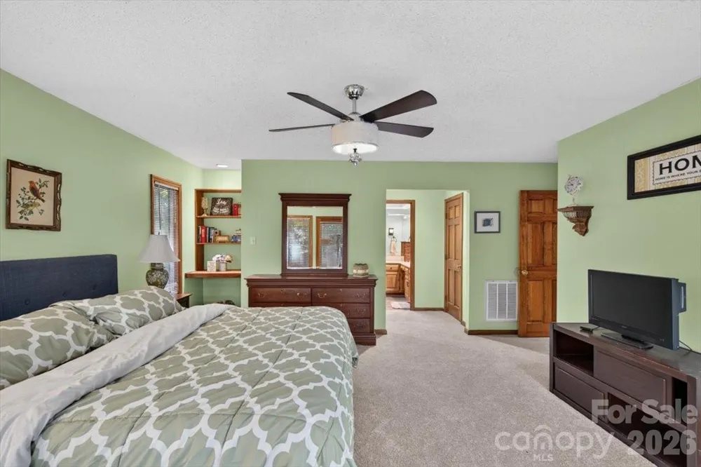 10 Thornwood Court Lake Wylie, SC 29710