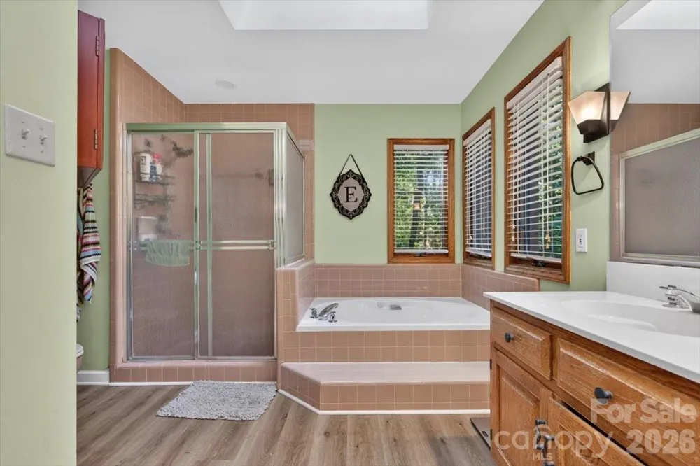 10 Thornwood Court Lake Wylie, SC 29710
