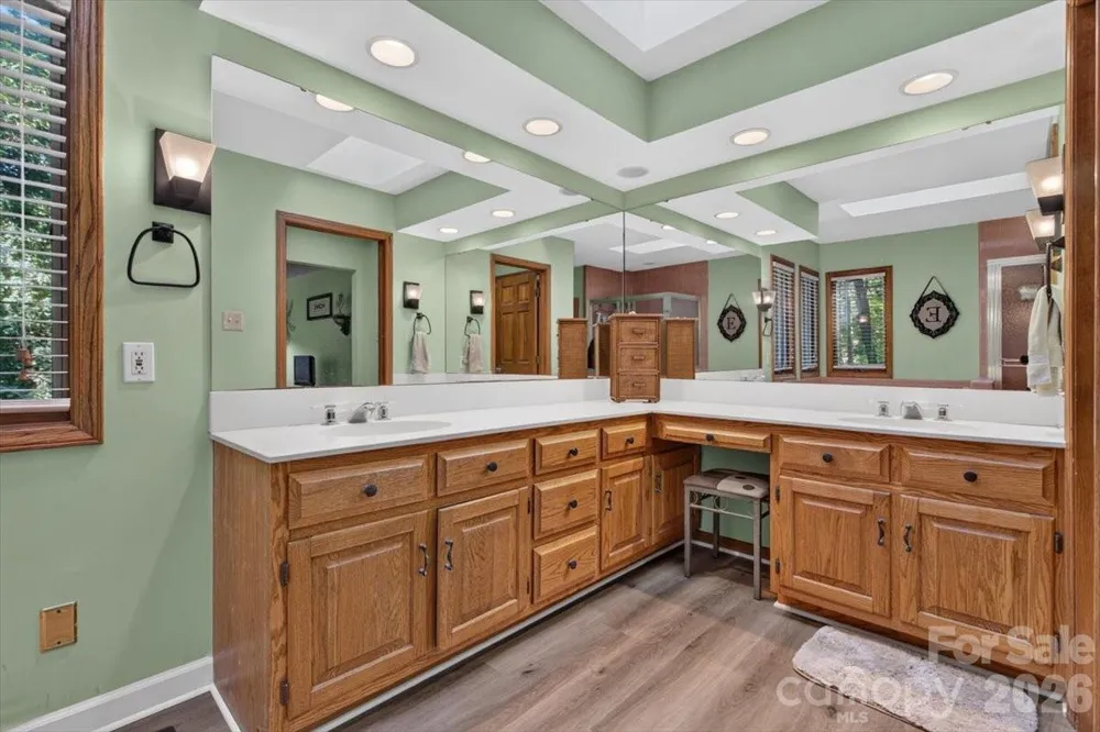 10 Thornwood Court Lake Wylie, SC 29710