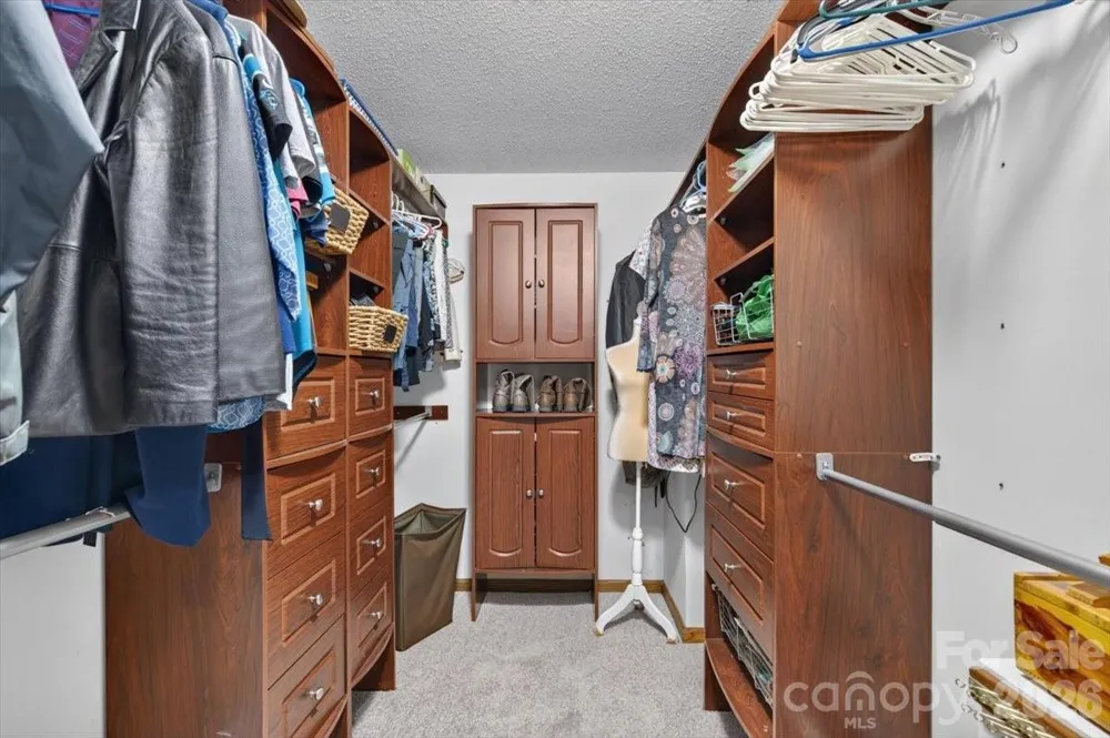 10 Thornwood Court Lake Wylie, SC 29710