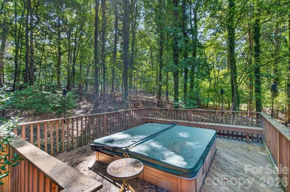 10 Thornwood Court Lake Wylie, SC 29710