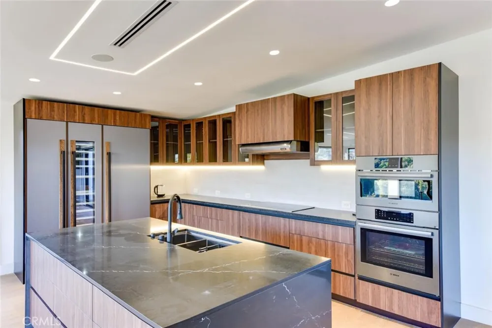 5137 Campo Woodland Hills, CA 91364