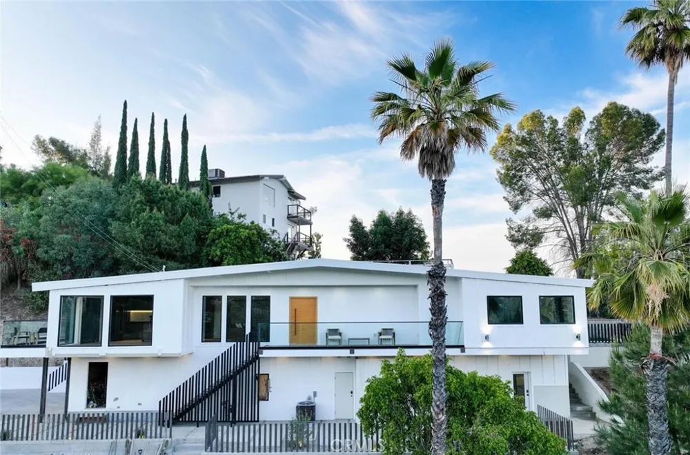 5137 Campo Woodland Hills, CA 91364