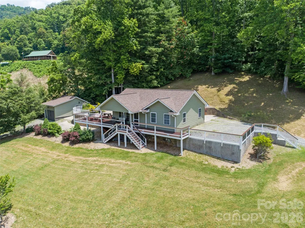 189 Poverty Branch Road Barnardsville, NC 28709