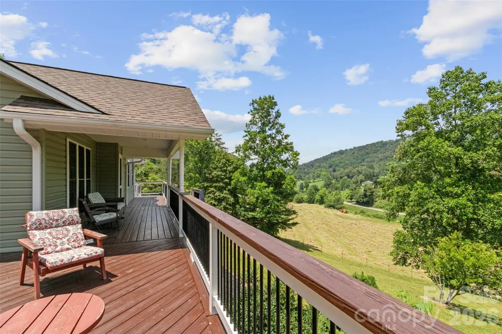 189 Poverty Branch Road Barnardsville, NC 28709