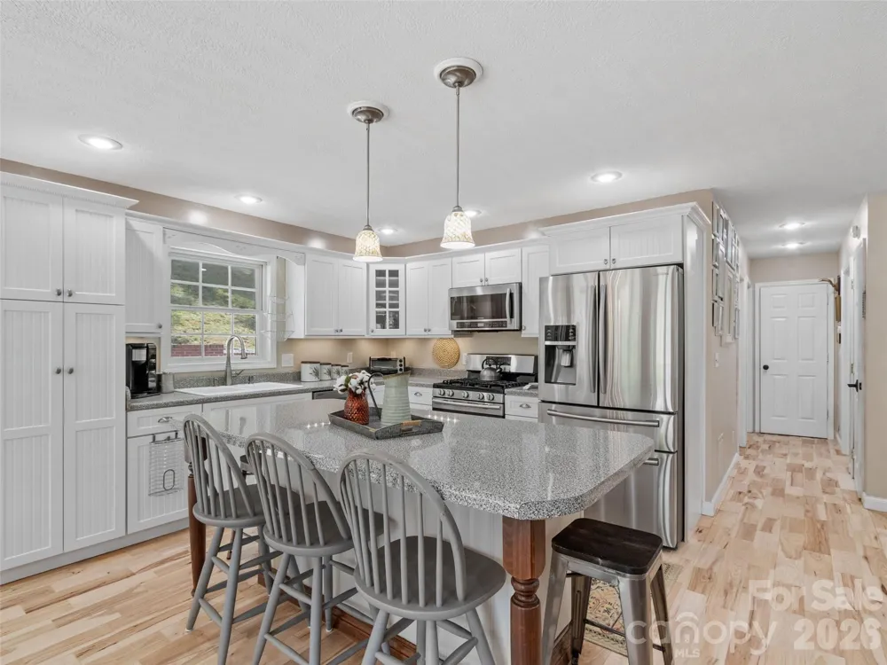 189 Poverty Branch Road Barnardsville, NC 28709