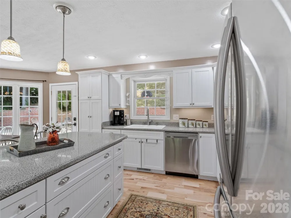 189 Poverty Branch Road Barnardsville, NC 28709