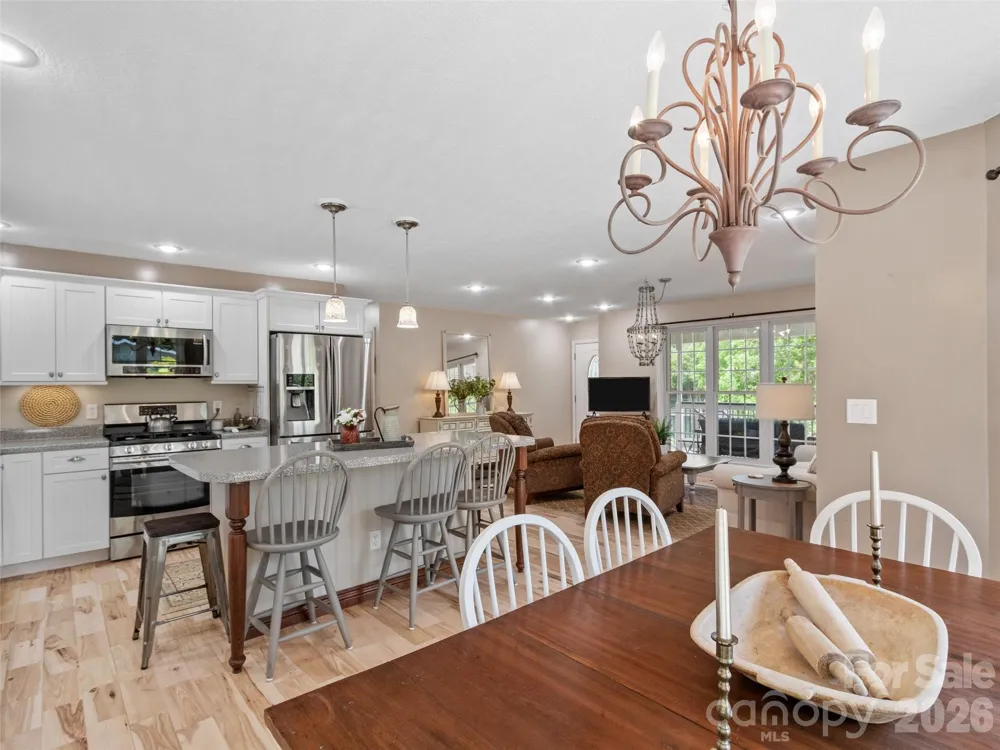 189 Poverty Branch Road Barnardsville, NC 28709