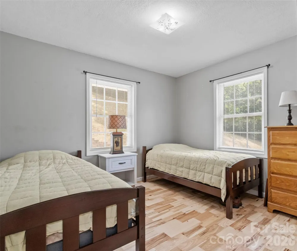 189 Poverty Branch Road Barnardsville, NC 28709