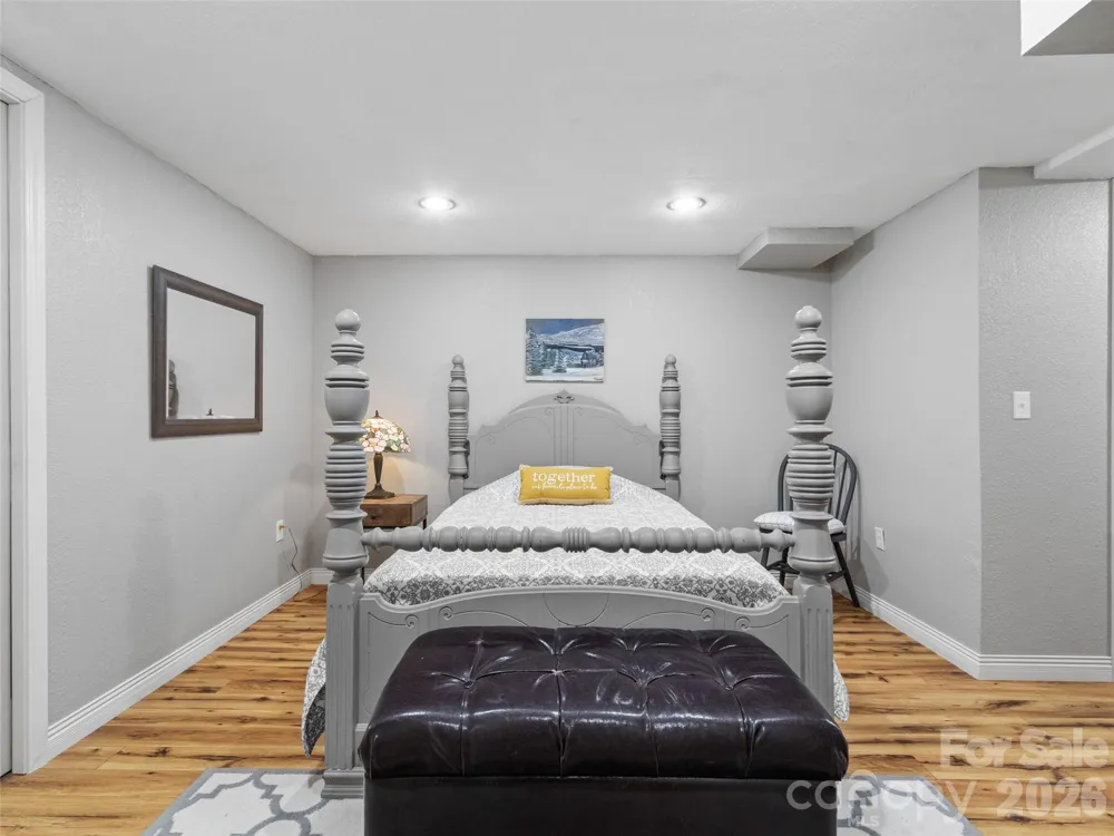 189 Poverty Branch Road Barnardsville, NC 28709