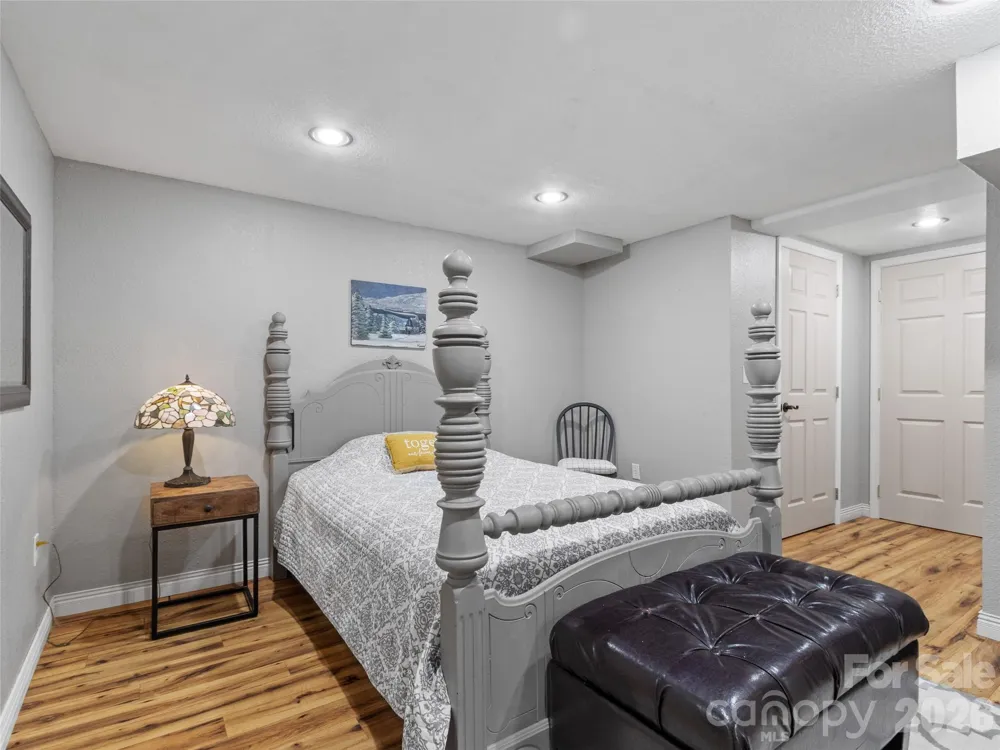 189 Poverty Branch Road Barnardsville, NC 28709