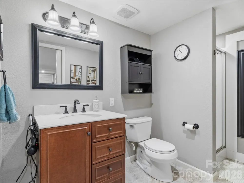 189 Poverty Branch Road Barnardsville, NC 28709