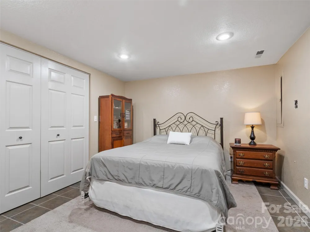 189 Poverty Branch Road Barnardsville, NC 28709