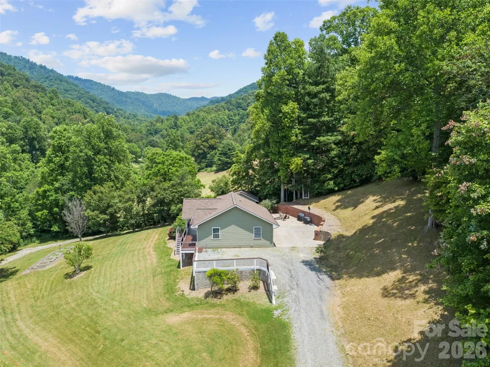 189 Poverty Branch Road Barnardsville, NC 28709