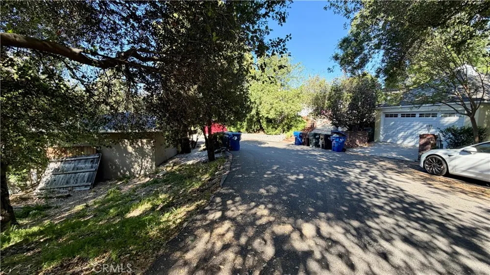 Hilldale Drive La Canada Flintridge, CA 91011