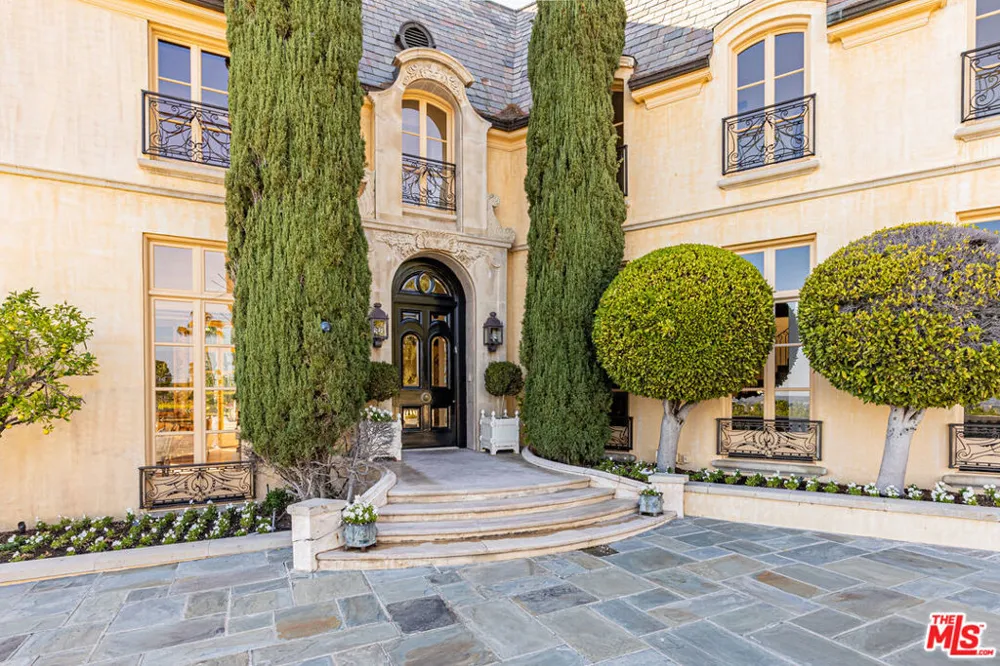 1115 La Altura Road Beverly Hills, CA 90210