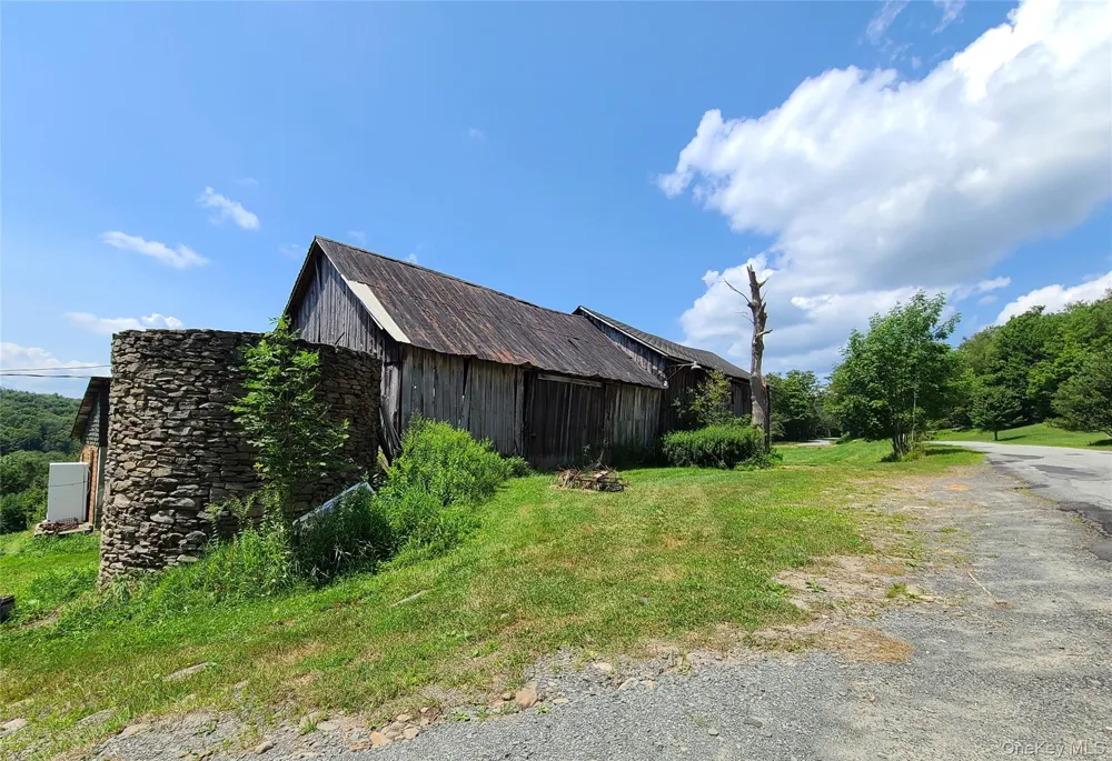 299-301 Stump Pond Road Livingston Manor, NY 12758