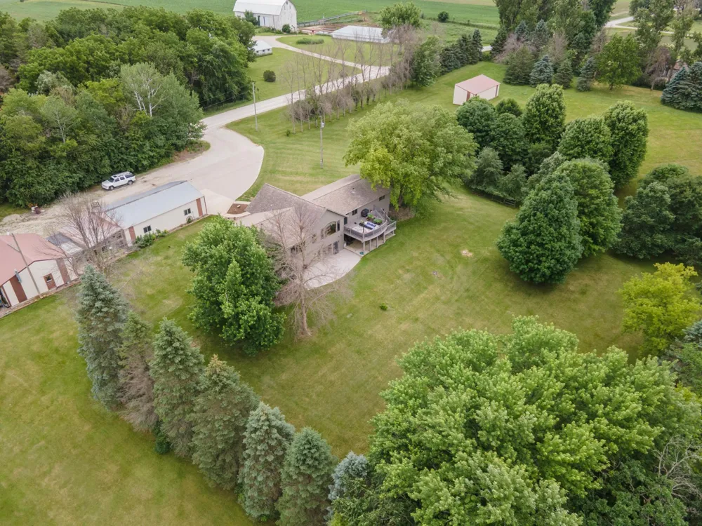 32337 Juniper Road Chatfield, MN 55923
