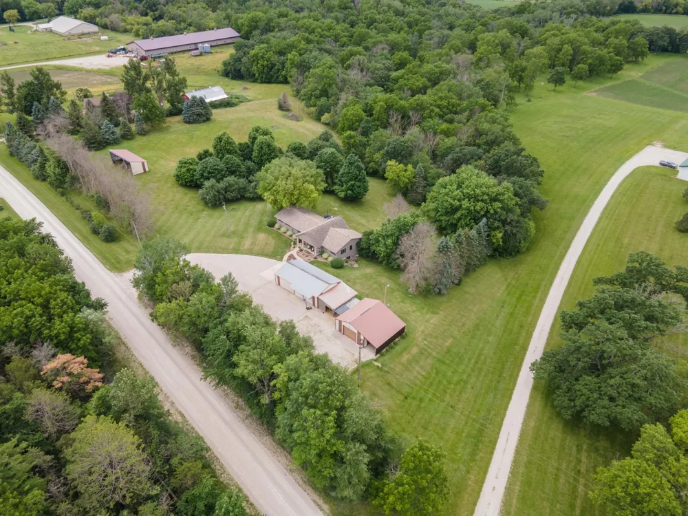32337 Juniper Road Chatfield, MN 55923