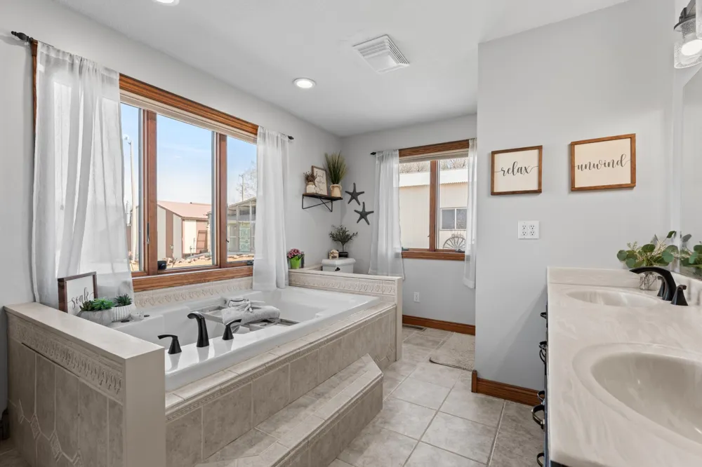32337 Juniper Road Chatfield, MN 55923
