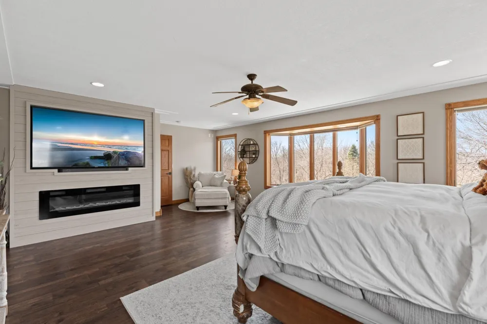 32337 Juniper Road Chatfield, MN 55923