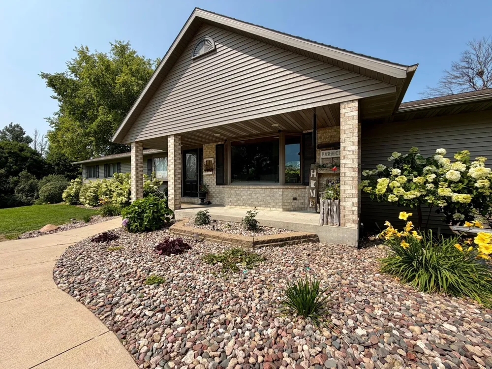 32337 Juniper Road Chatfield, MN 55923