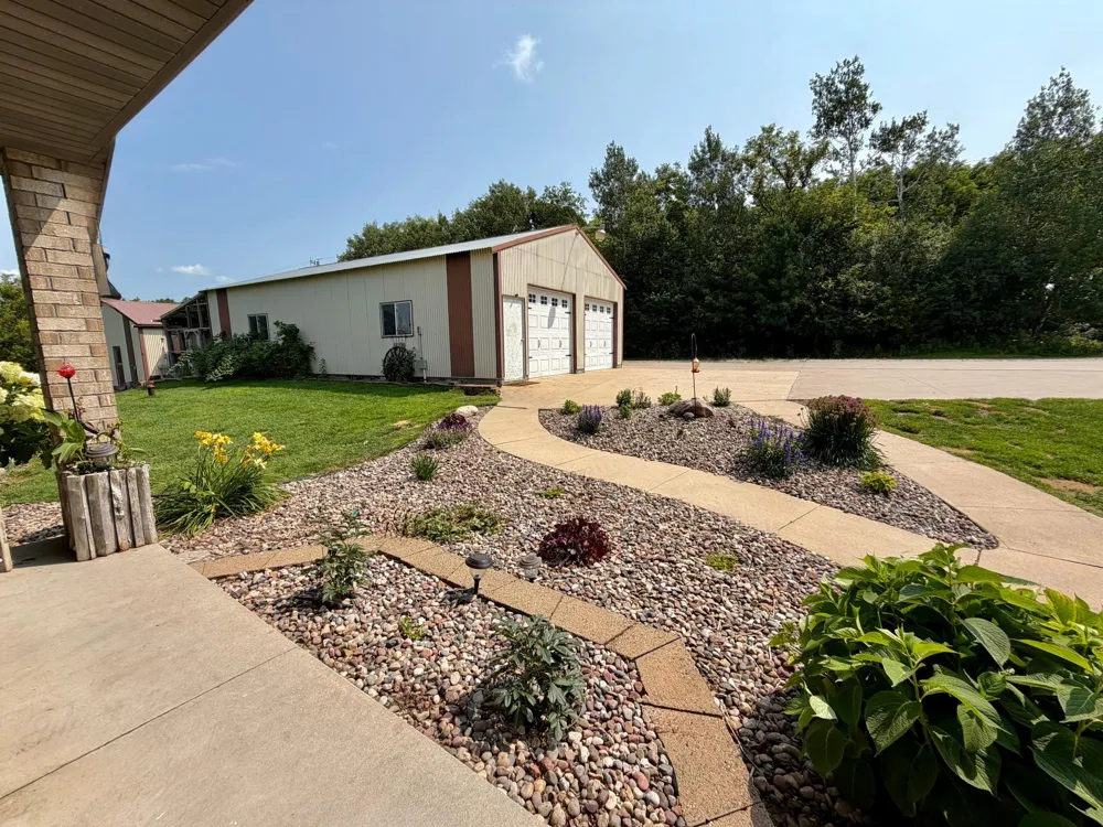 32337 Juniper Road Chatfield, MN 55923