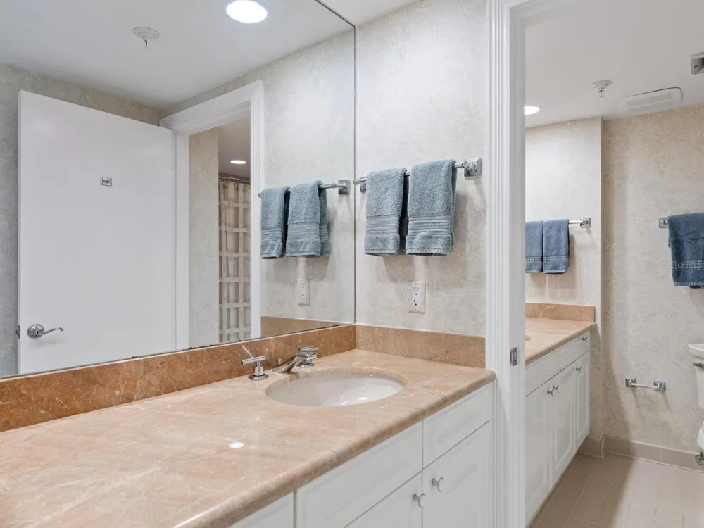 1511 GULF OF MEXICO DRIVE #201 Longboat Key, FL 34228