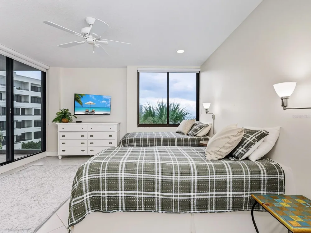 1511 GULF OF MEXICO DRIVE #201 Longboat Key, FL 34228